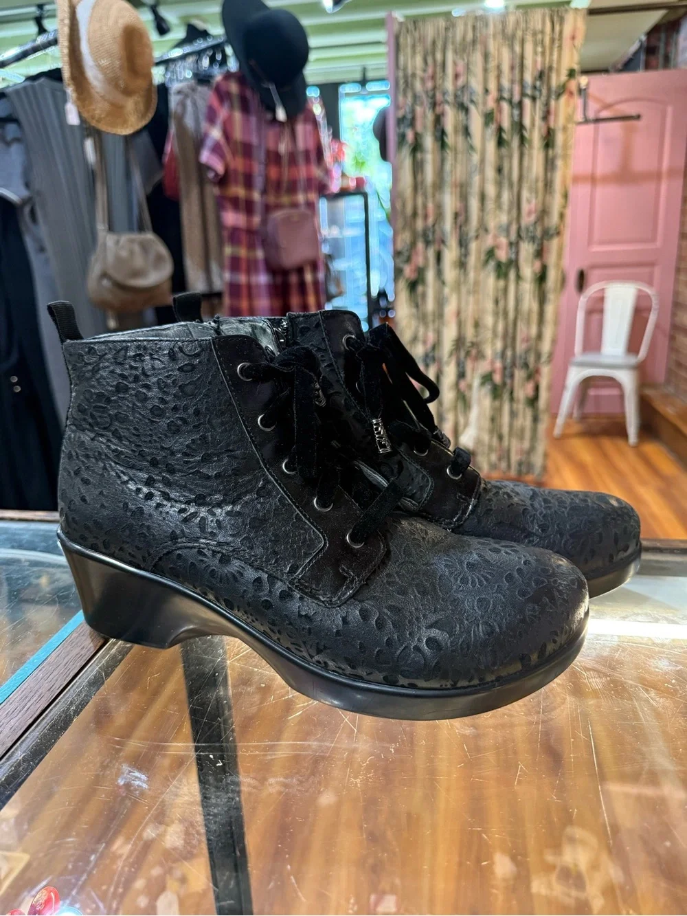ALEGRIA PG Lite Eliza black bloom lace up booties ankle boots size 41